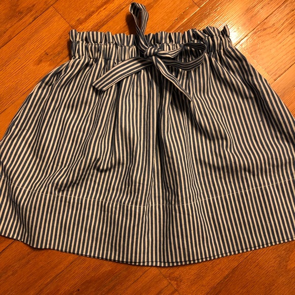 NWOT blue and white skirt - Picture 2 of 3
